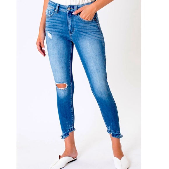 BRAND NEW kancan high rise distressed skinny jean - Picture 2 of 16